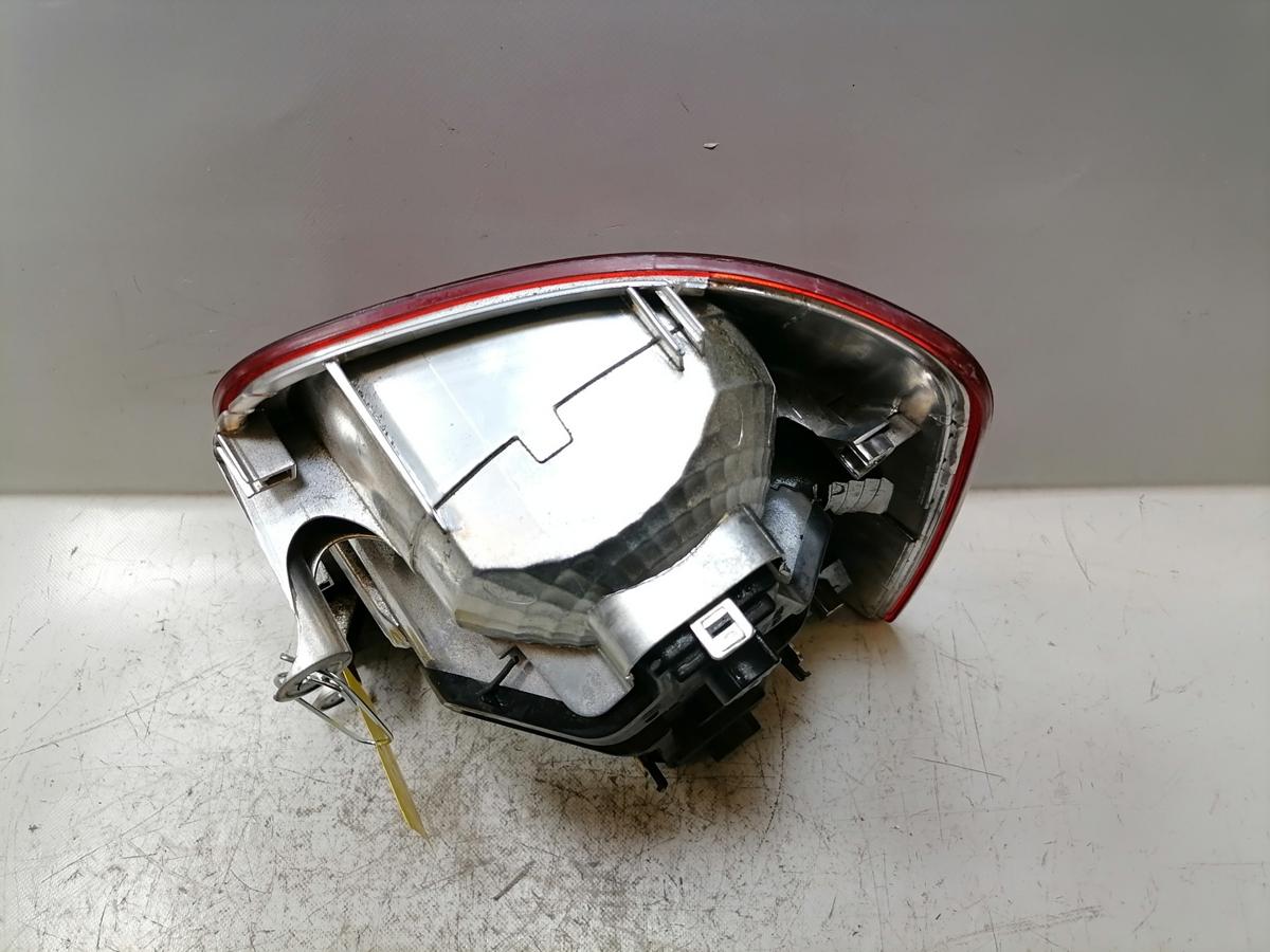 VW Touran 1T R&uuml;cklicht R&uuml;ckleuchte Schlussleuchte links Bj.2005